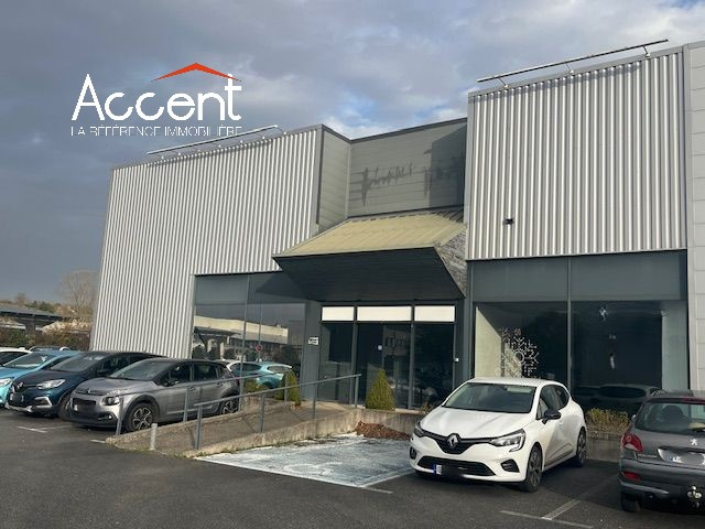 A louer, Local commercial / professionnel d'une surface de 707 m² ONET LE CHATEAU